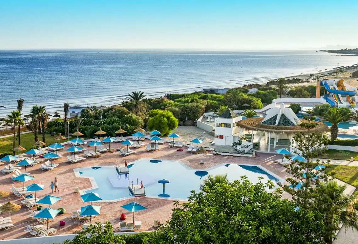 Basen w hotelu Vincci Helya Beach