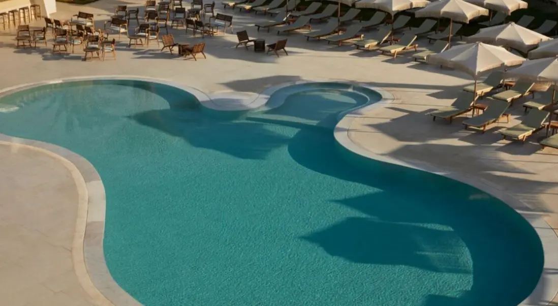 Basen w hotelu Absolute Kiotari Resort
