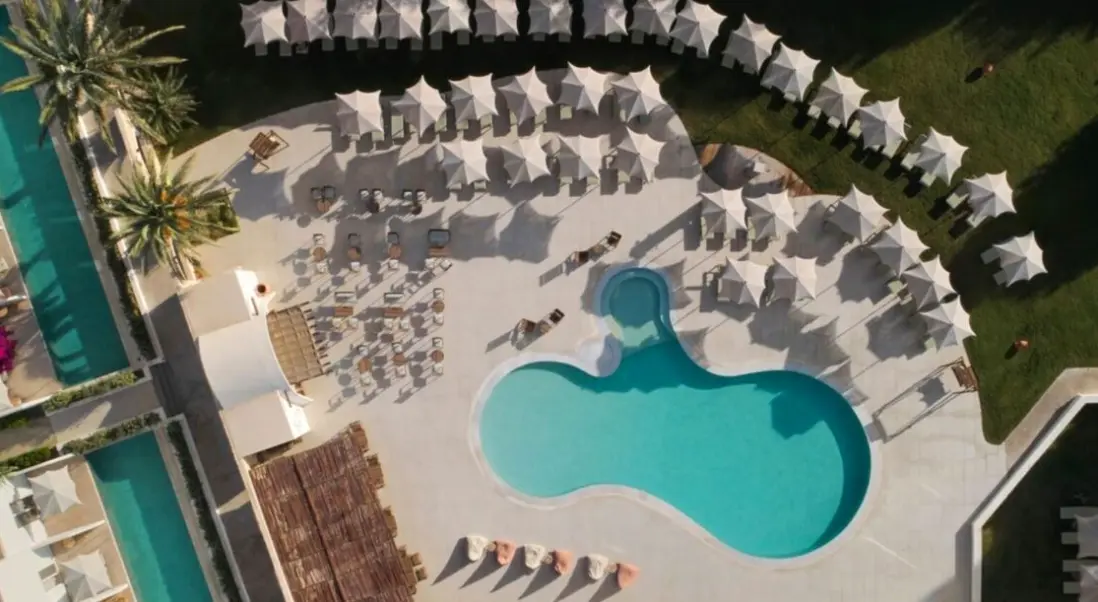Basen w hotelu Absolute Kiotari Resort