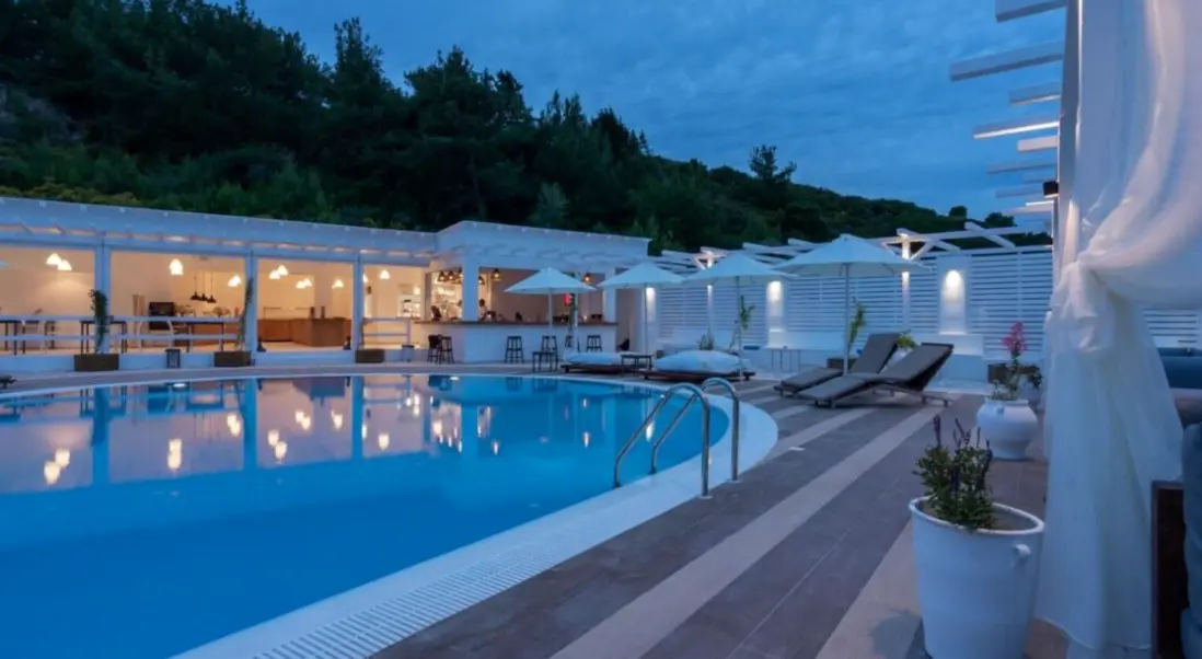 Basen w hotelu Aloe Hotel - Adults Only