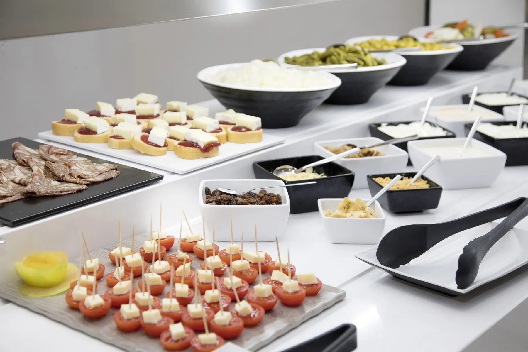 Alua Leo — ALUA LEO