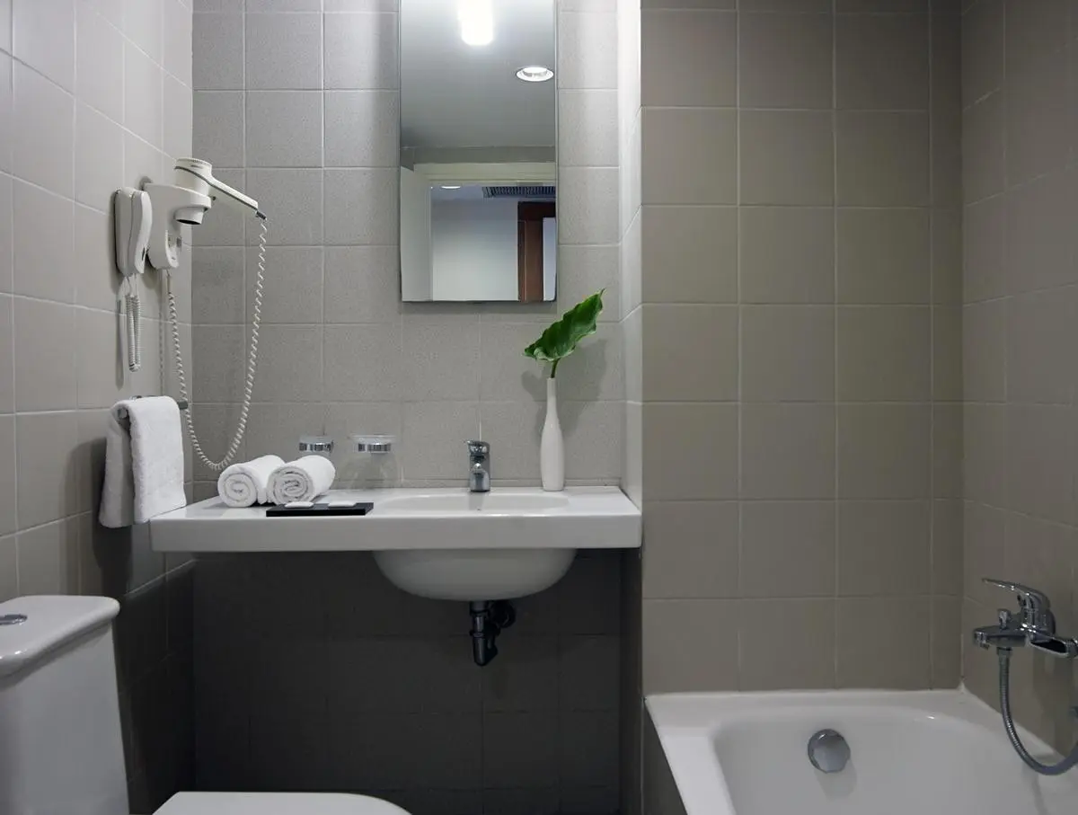 Angela Downtown Hotel — ANGELA DOWNTOWN