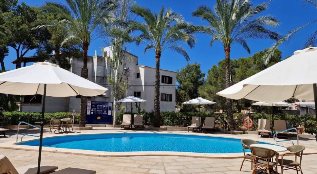 Basen w hotelu Appartements Los Tilos
