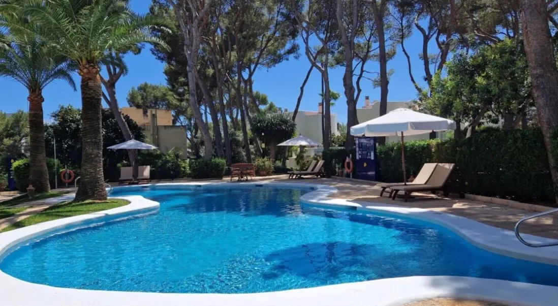 Basen w hotelu Appartements Los Tilos