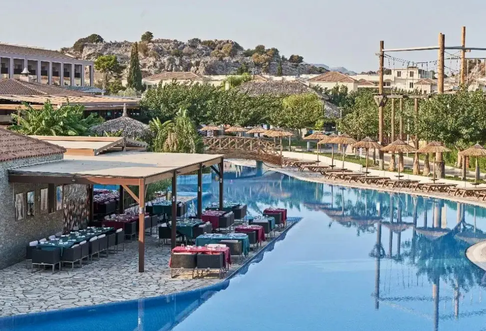 Basen w hotelu Atlantica Holiday Village Rhodes