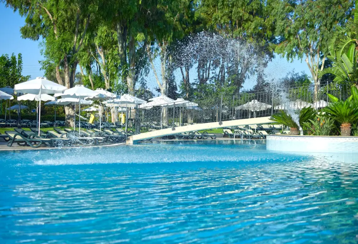 Basen w hotelu Atlantica Princess