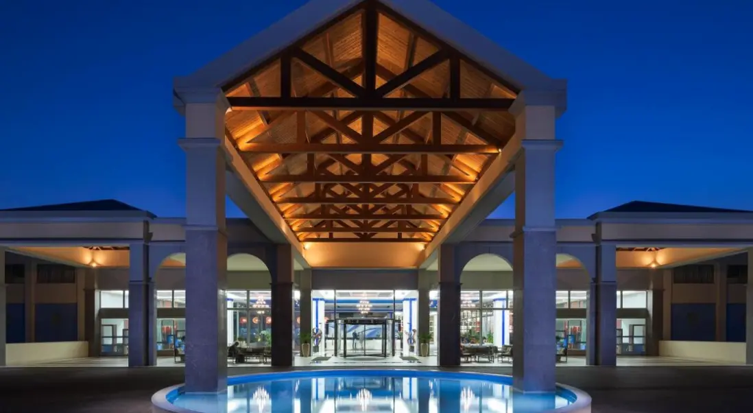 Basen w hotelu Atrium Platinum Luxury Resort & Spa