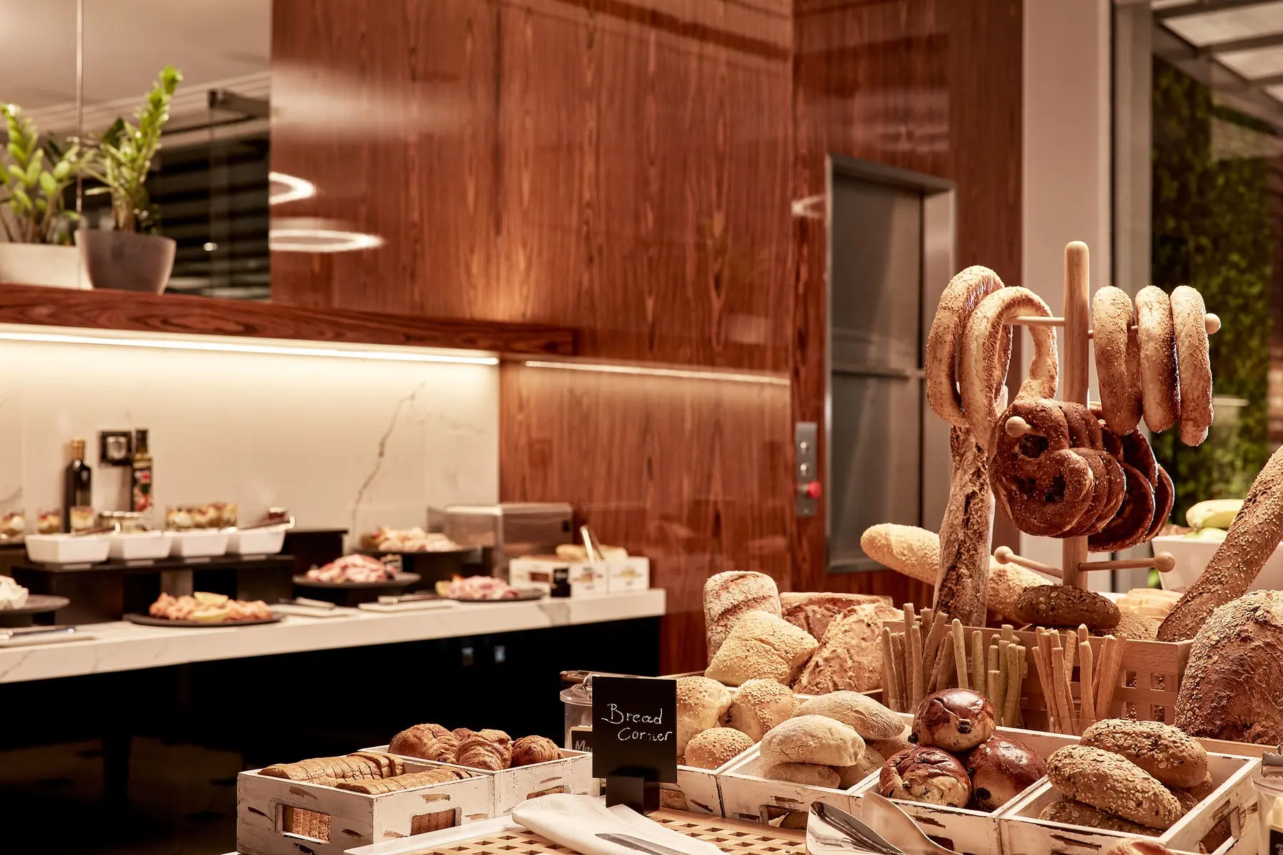 Atrium Prestige — ANTIGON URBAN CHIC