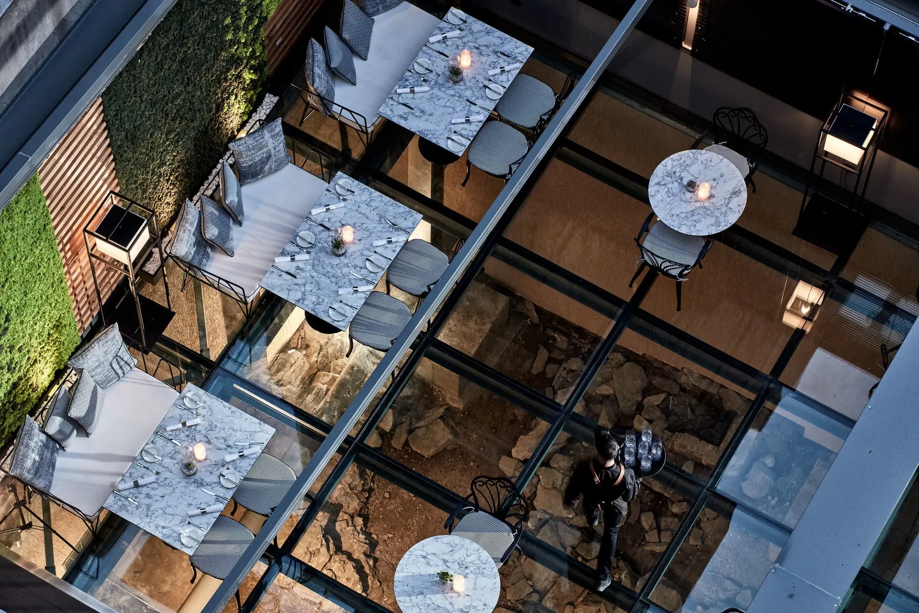 Atrium Prestige — ANTIGON URBAN CHIC