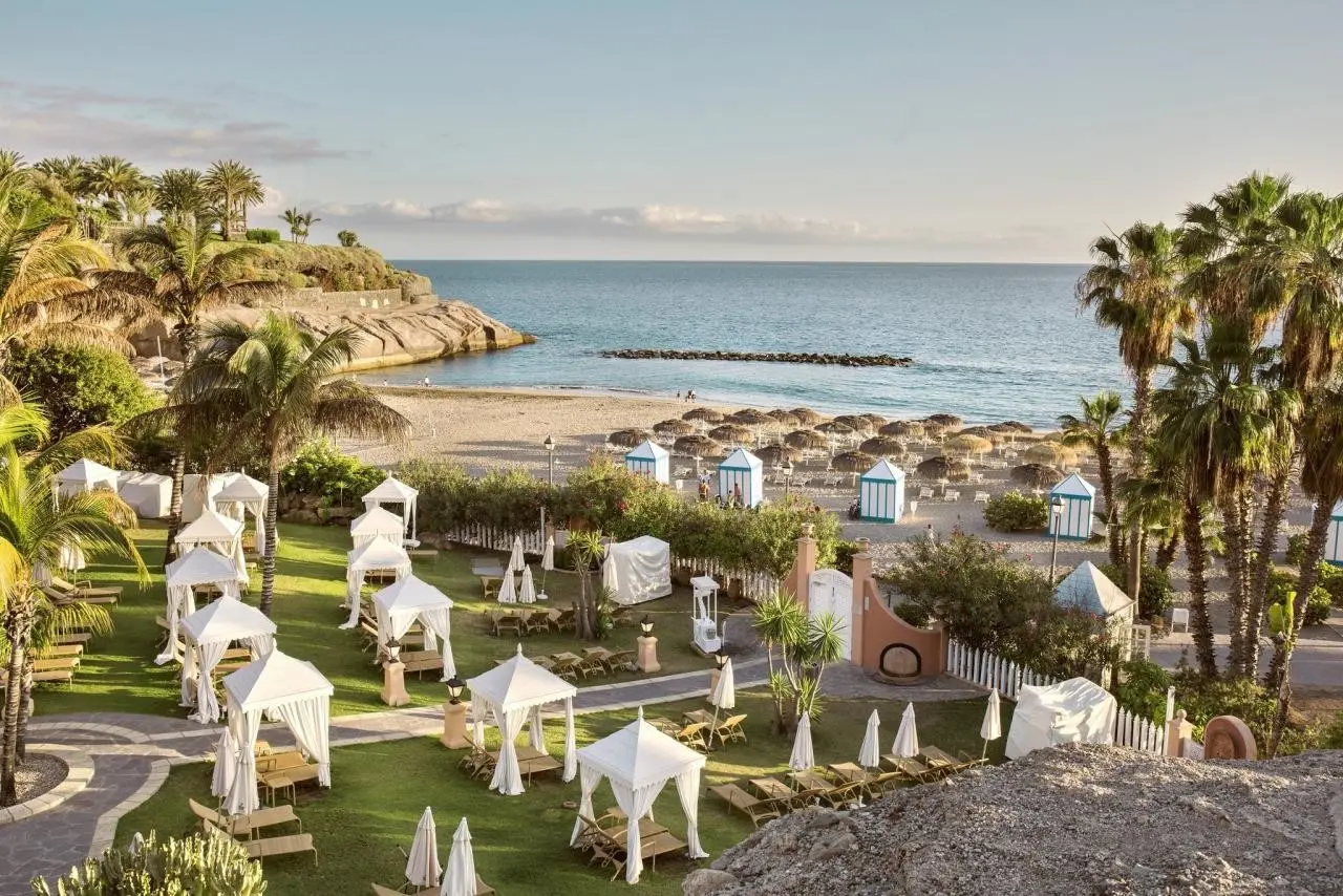 Plaża przy hotelu Bahia del Duque