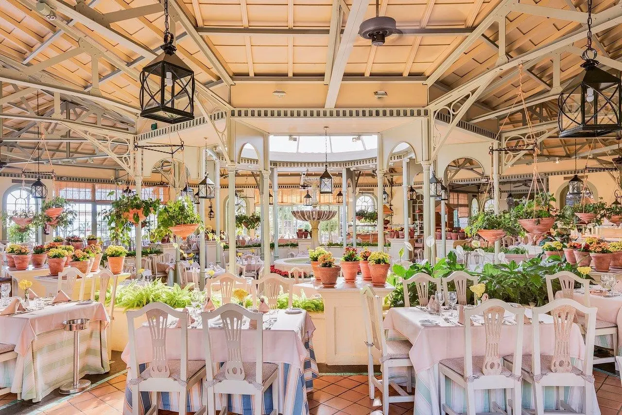 Restauracja i jedzenie w hotelu Bahia del Duque