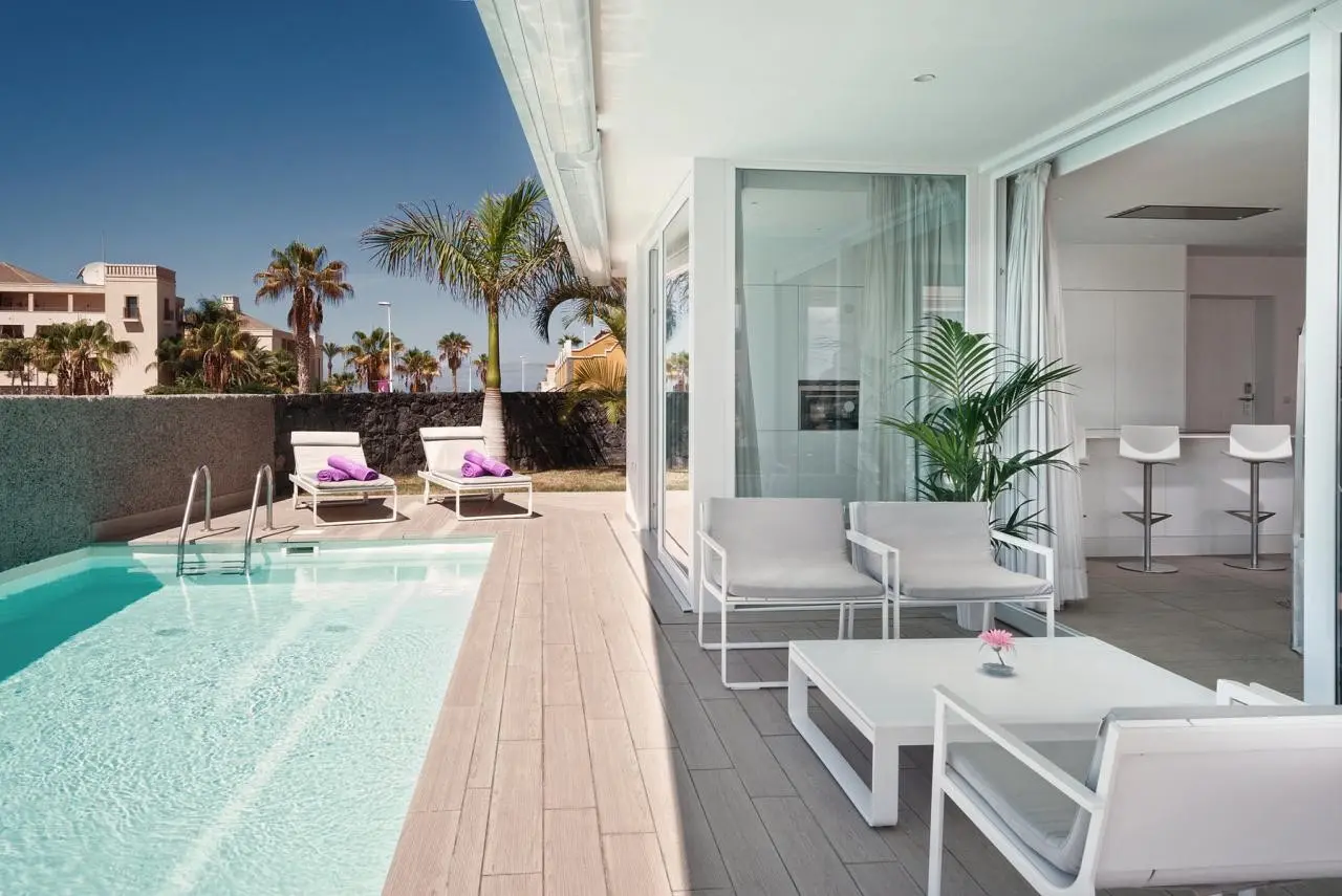 Baobab Suites — BAOBAB SUITES