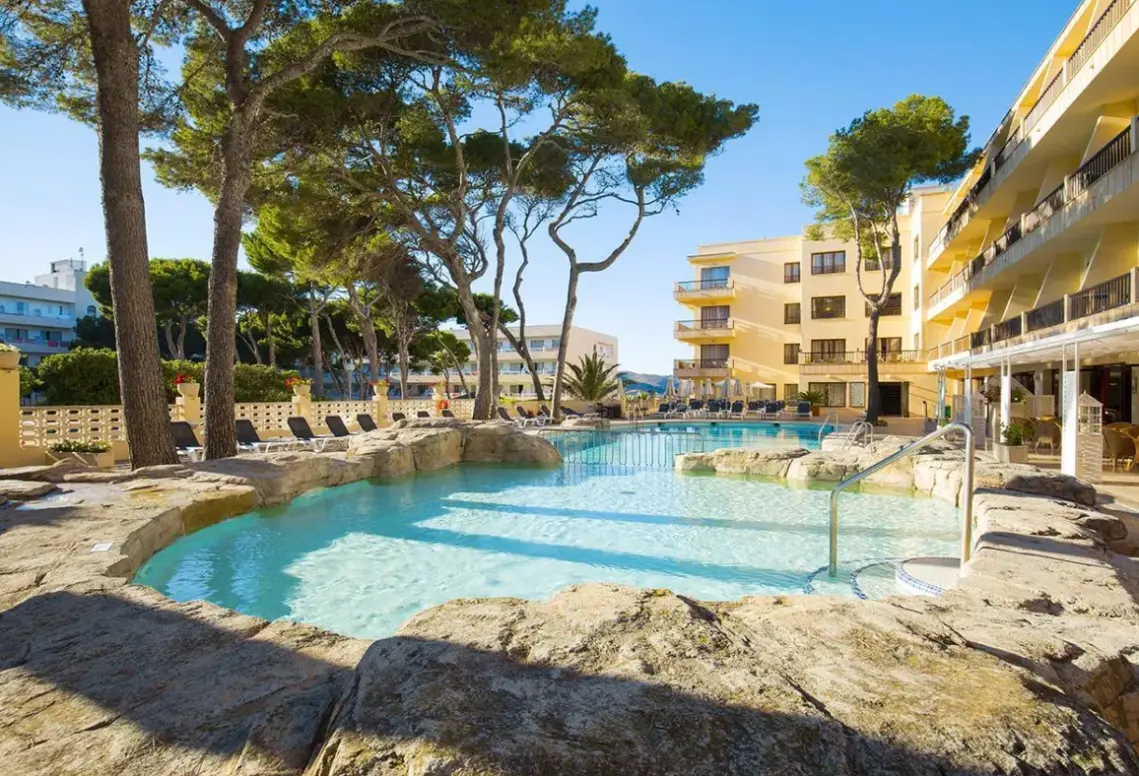 Basen w hotelu Bella Playa & Spa