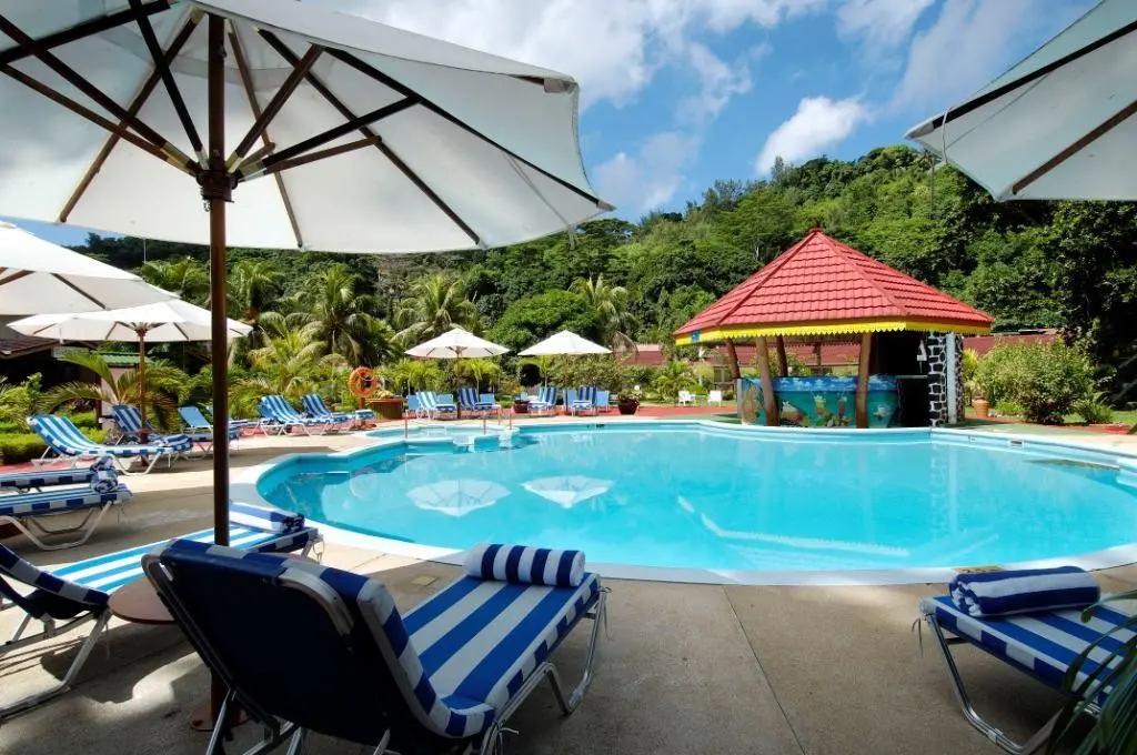 Basen w hotelu Berjaya Praslin Resort