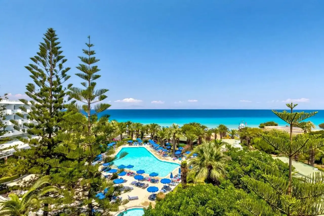 Basen w hotelu Blue Horizon