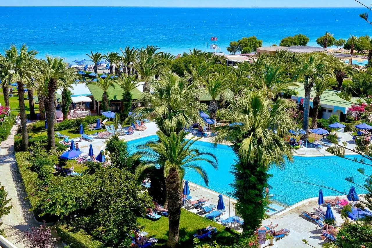 Basen w hotelu Blue Horizon