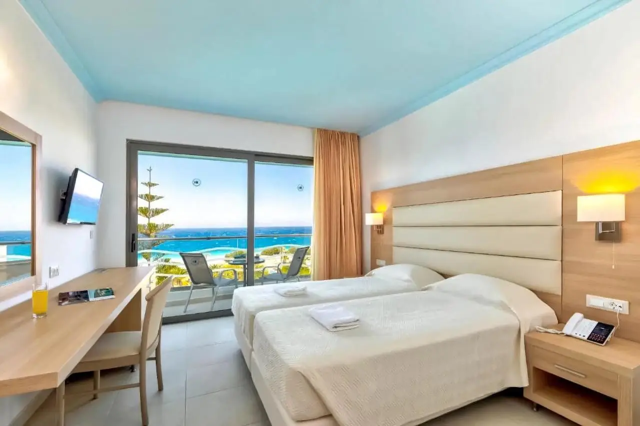 Basen w hotelu Blue Horizon