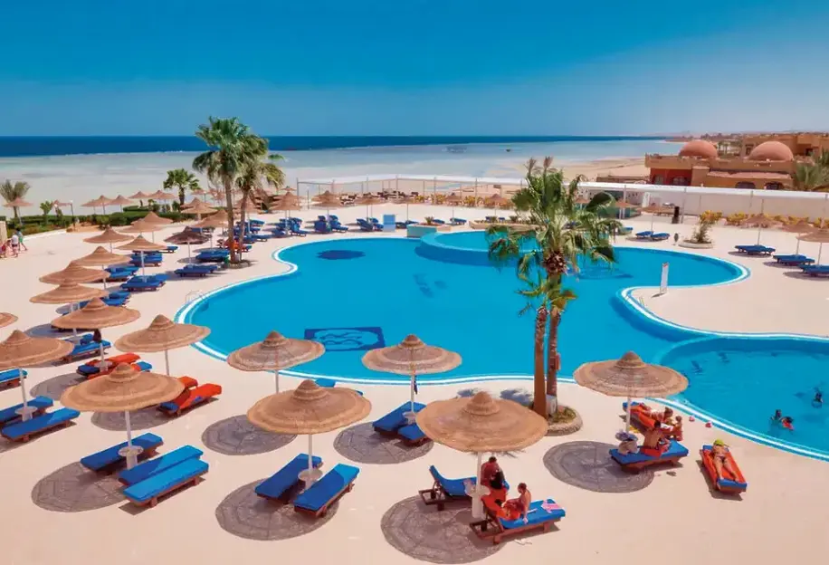 Basen w hotelu Blue Reef Resort