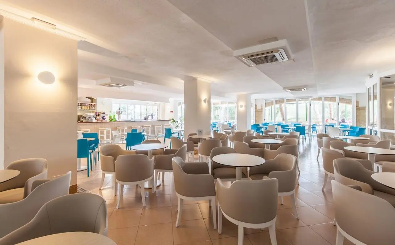 Restauracja i jedzenie w hotelu Blue Sea Costa Verde