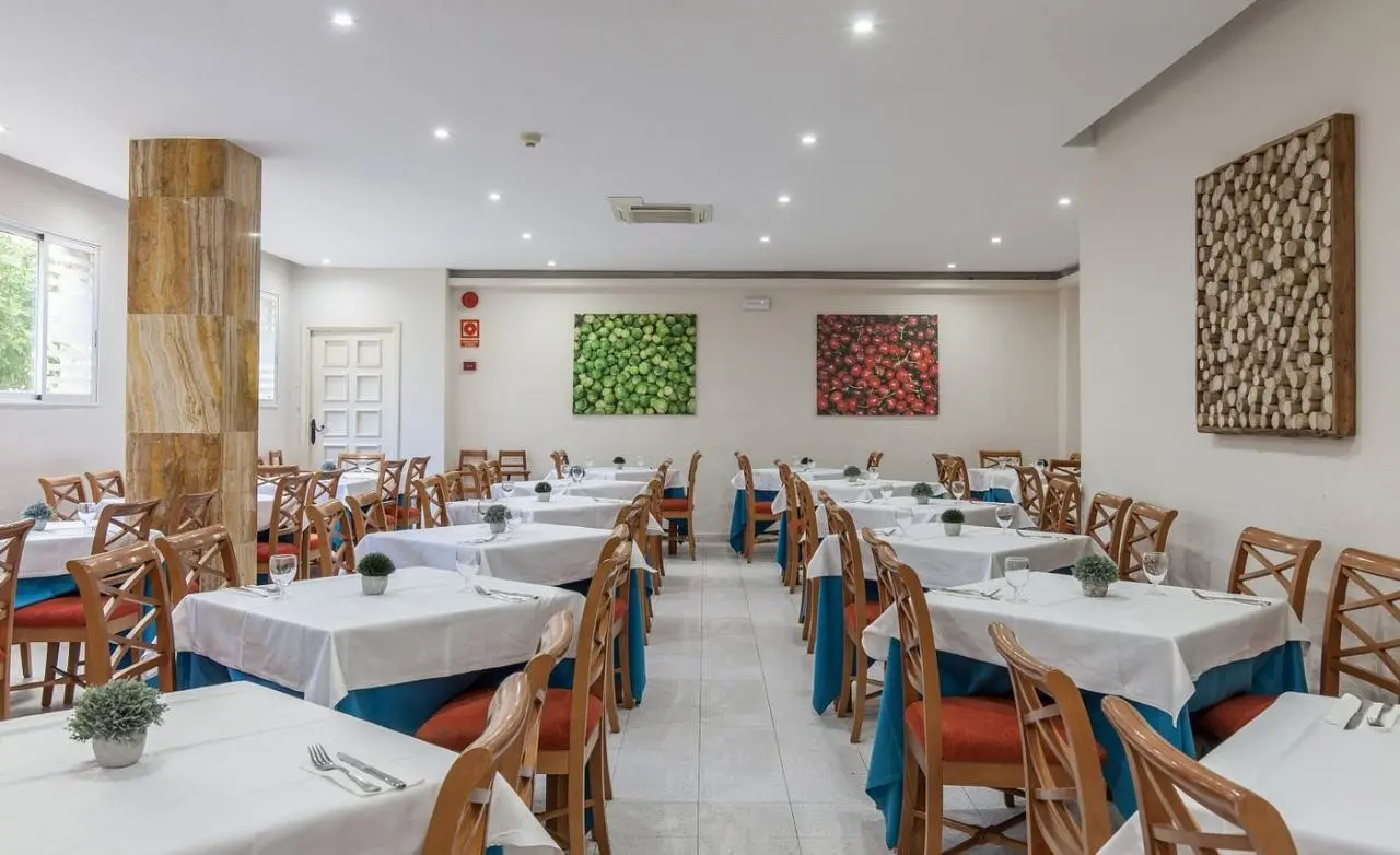 Restauracja i jedzenie w hotelu Blue Sea Costa Verde
