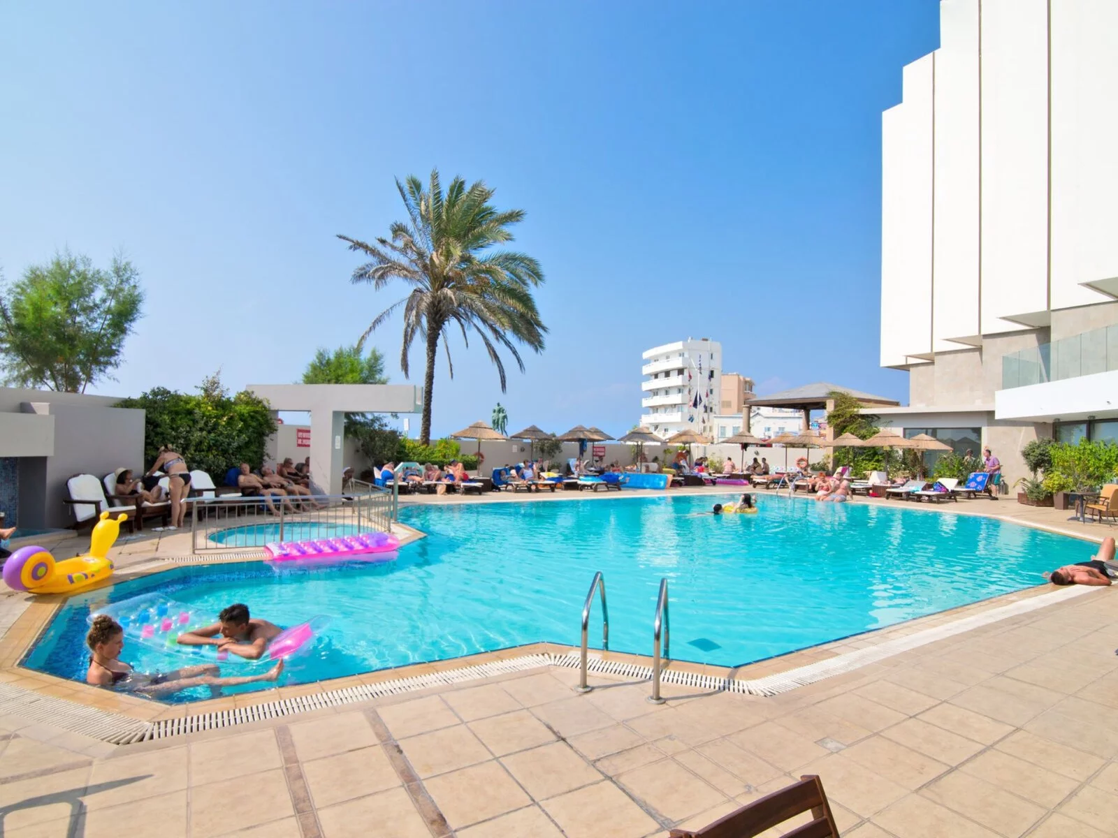 Hotel Blue Sky Beach