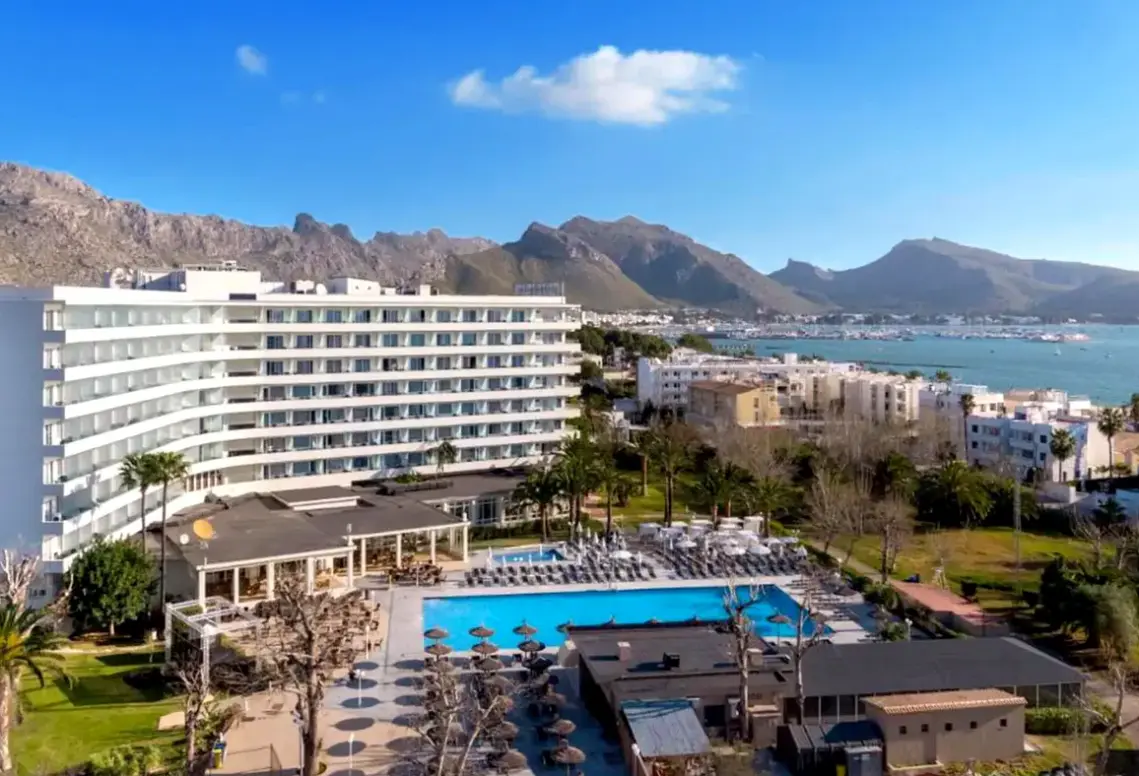 Basen w hotelu Cabot Pollensa Park Spa