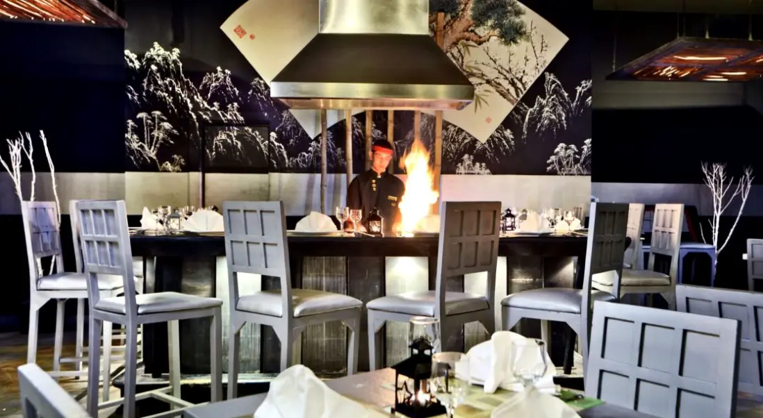 Restauracja i jedzenie w hotelu Charmillion Life Resort