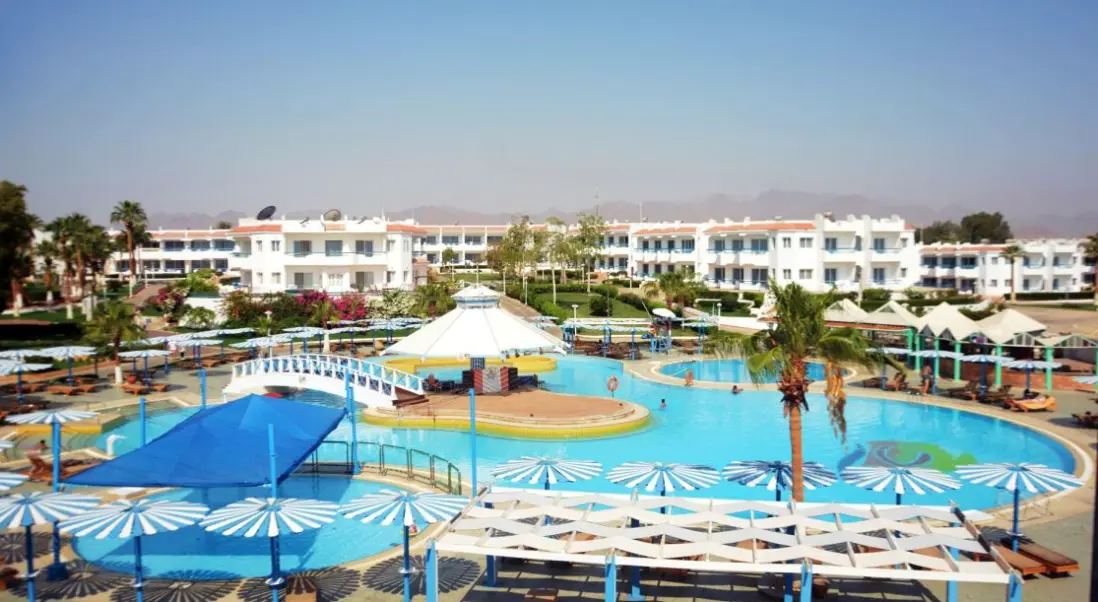 Basen w hotelu Dreams Beach Resort