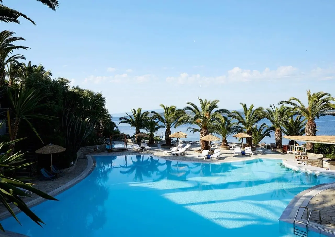 Basen w hotelu Eagles Villas