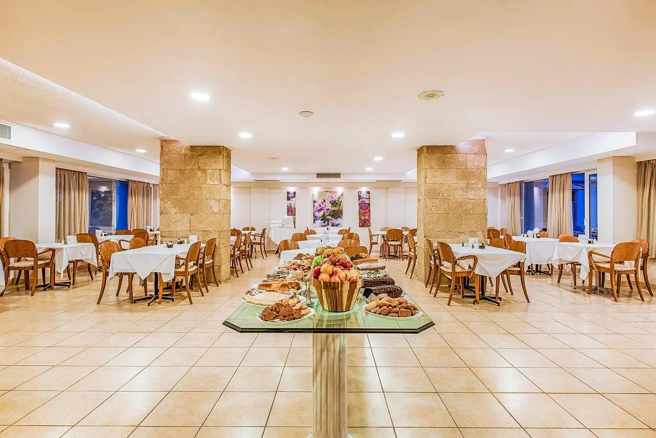 Restauracja i jedzenie w hotelu Esperia