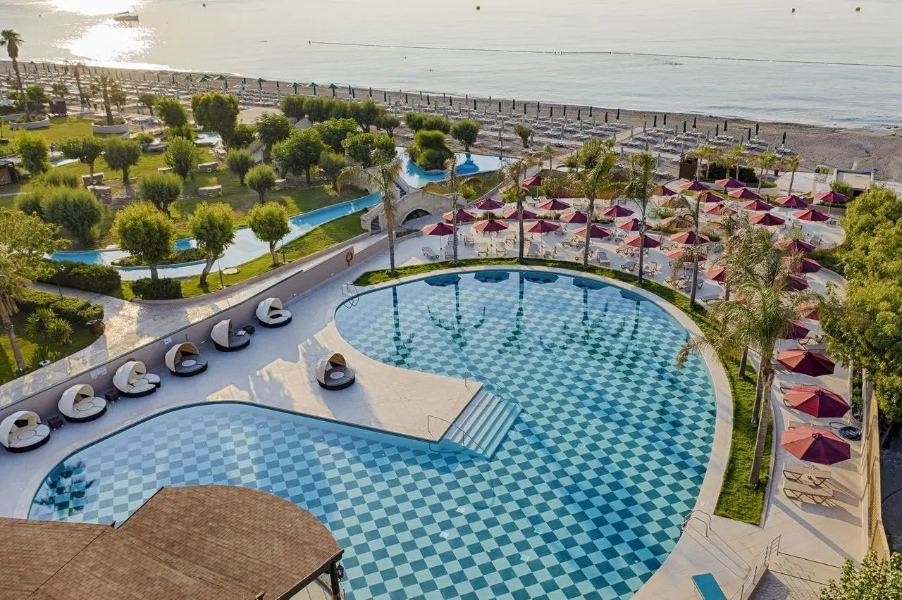 Esperos Palace — ESPEROS PALACE