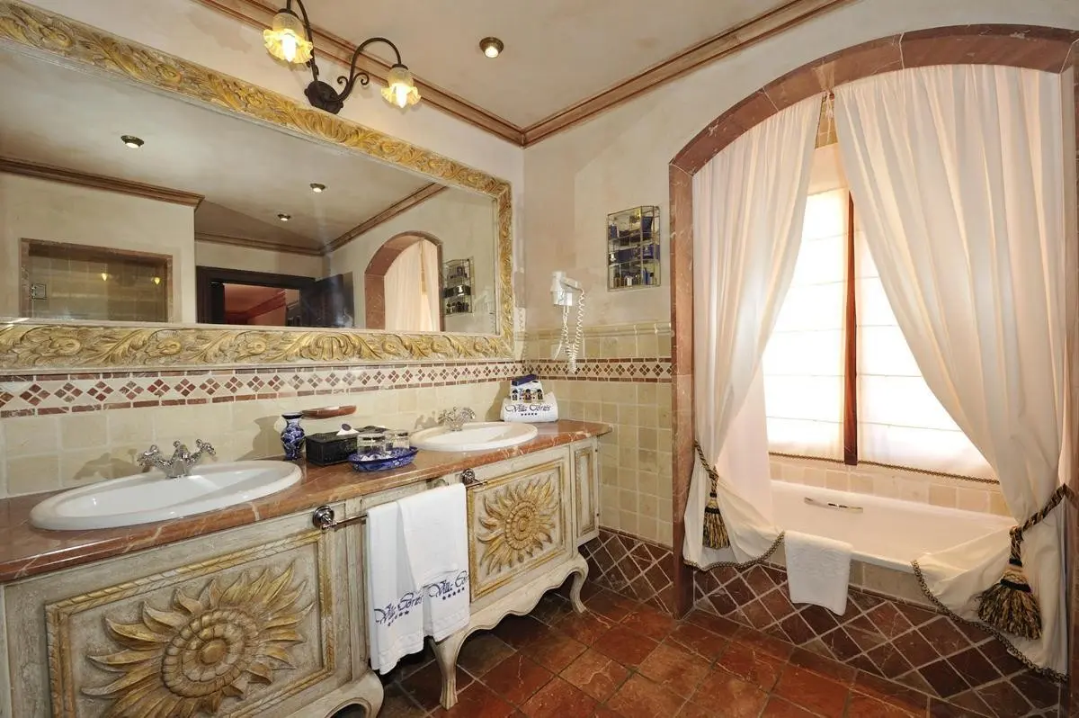 Europe Villa Cortes — EUROPE VILLA CORTES