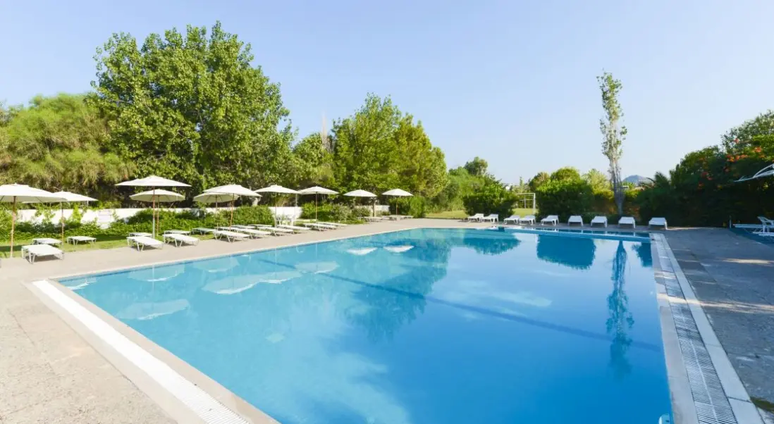 Basen w hotelu Evita Elite