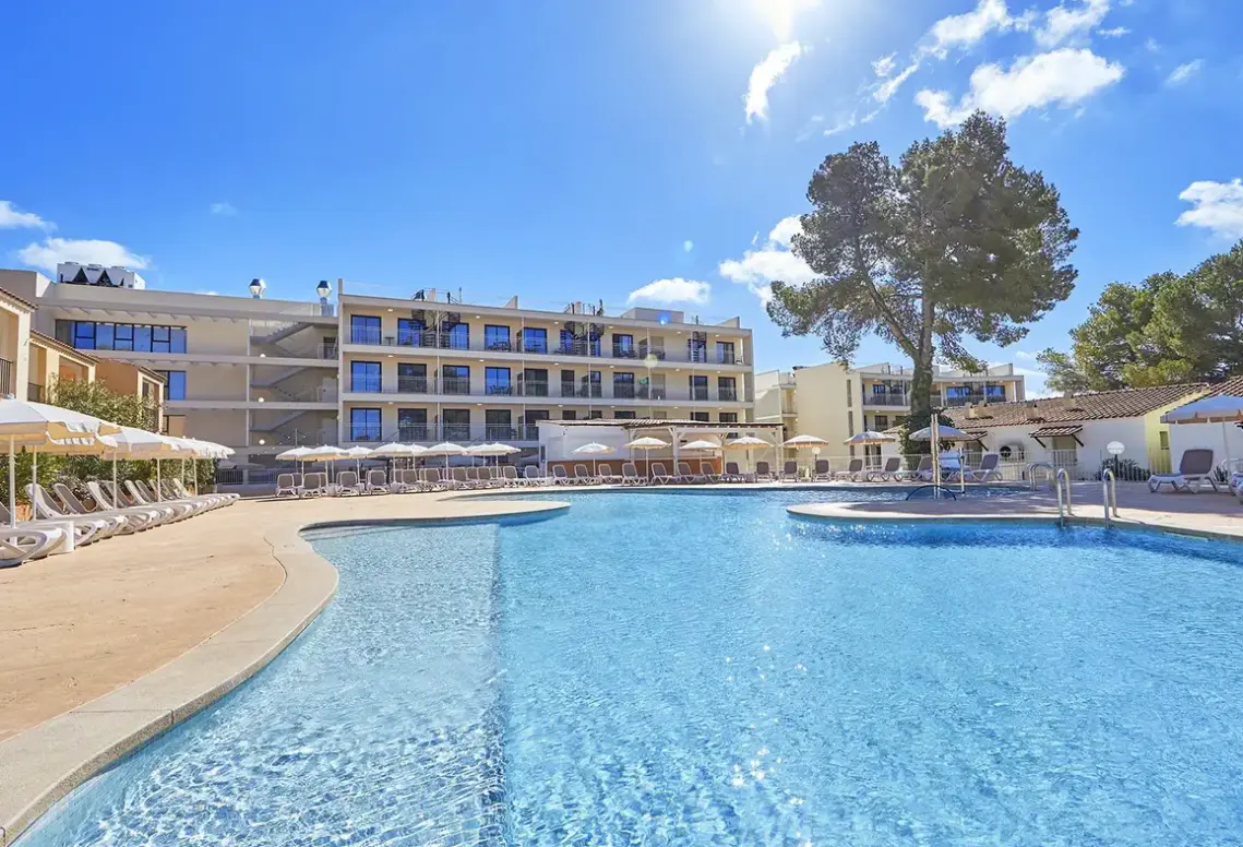 Basen w hotelu Fergus Club Europa