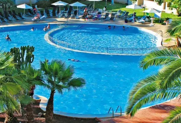 Basen w hotelu Fergus Club Palmanova Park