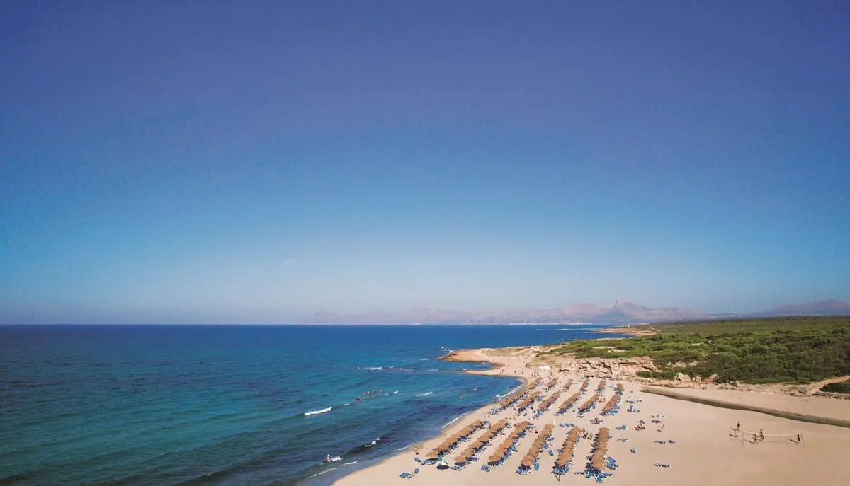 Plaża przy hotelu Ferrer Concorde Hotel & Spa
