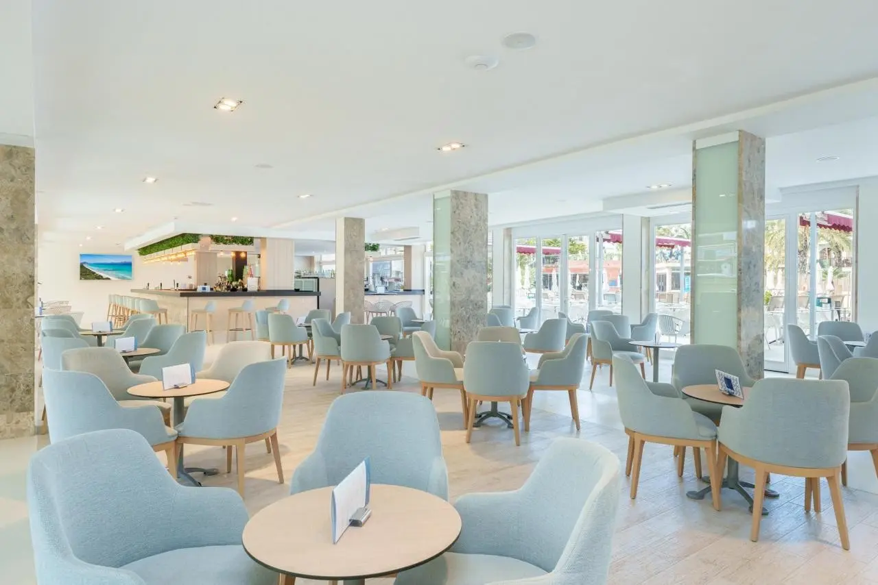 Restauracja i jedzenie w hotelu Ferrer Janeiro Hotel & Spa