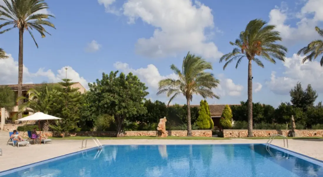 Basen w hotelu Finca Son Trobat Wellness & Spa