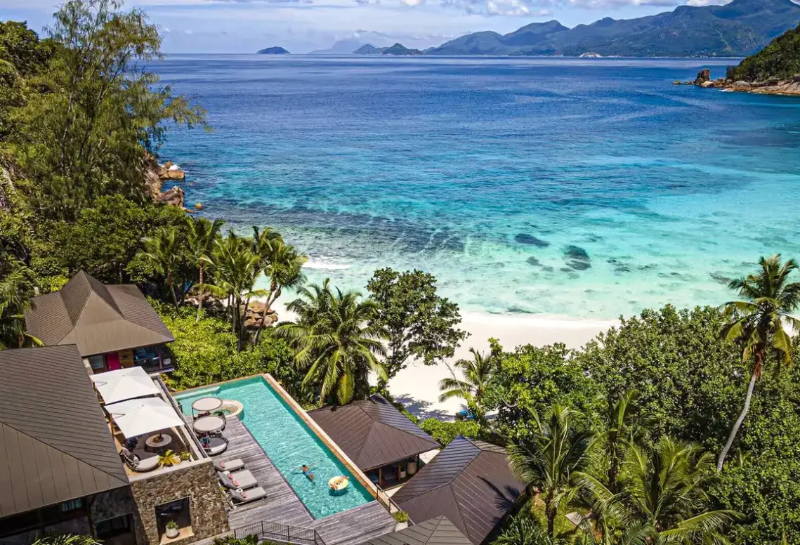 Plaża przy hotelu Four Seasons Resort Seychelles