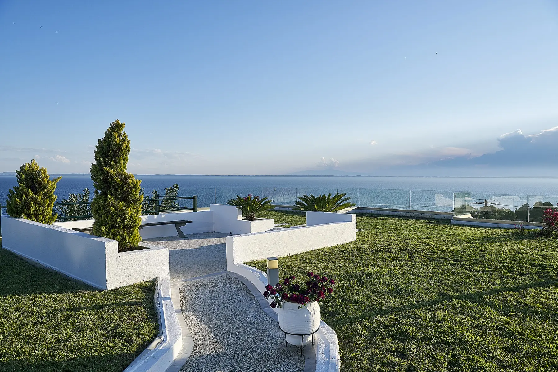 Glavas Inn — GLAVAS INN