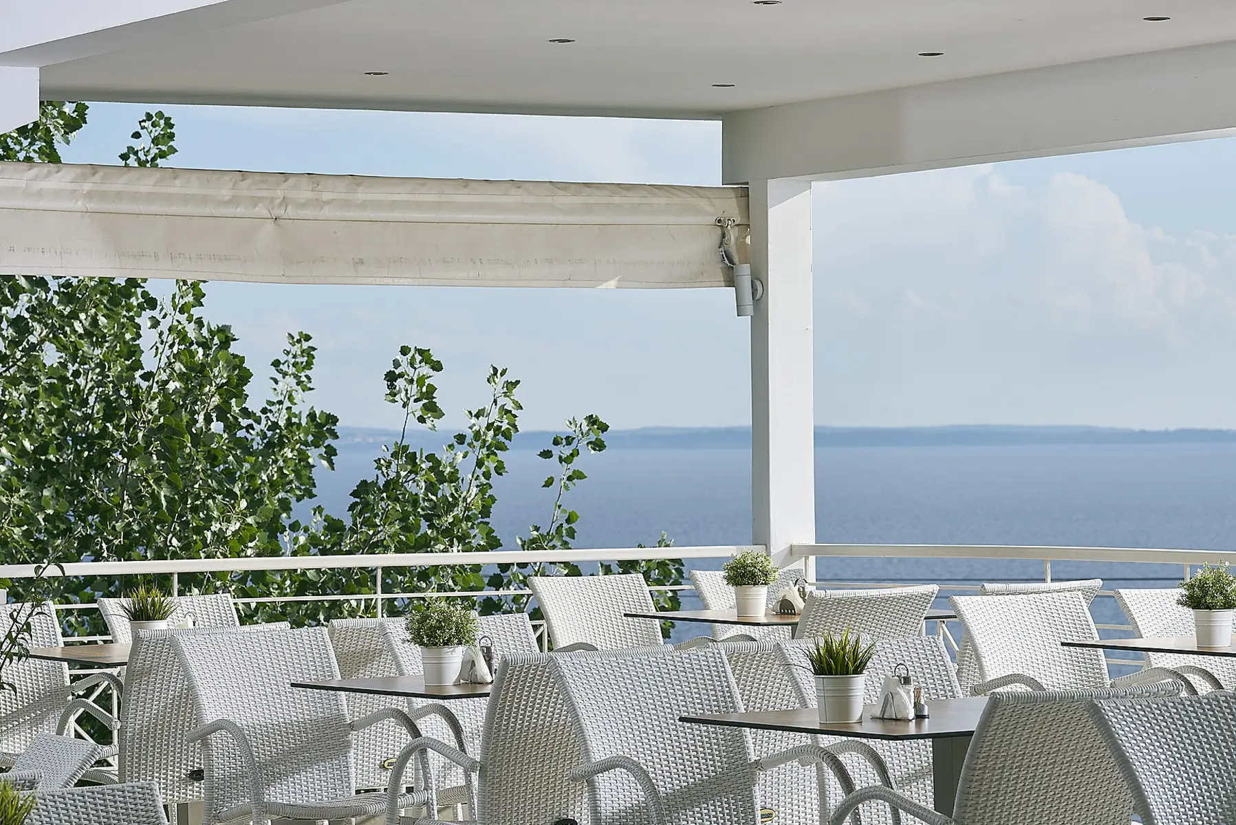 Glavas Inn — GLAVAS INN