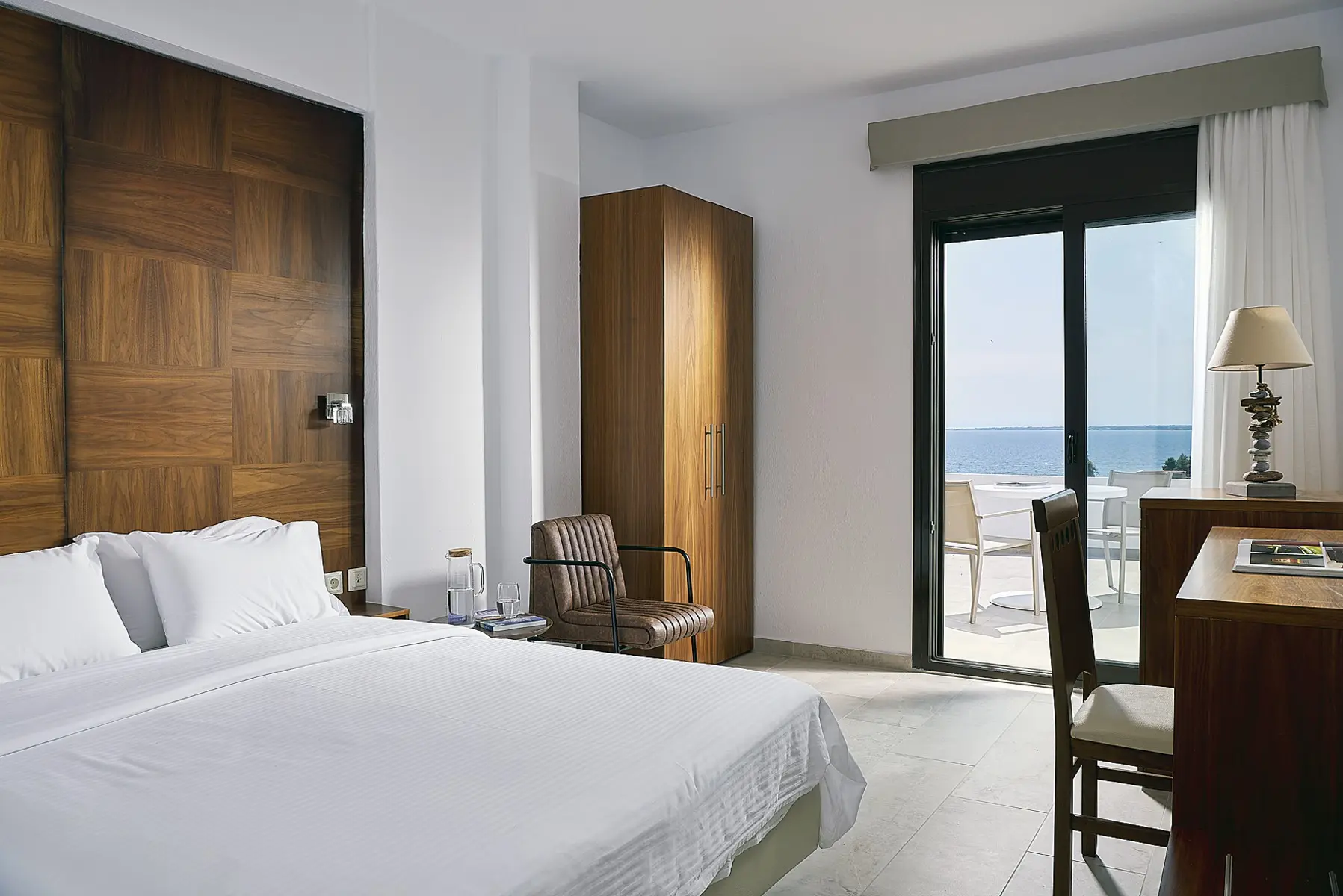 Glavas Inn — GLAVAS INN