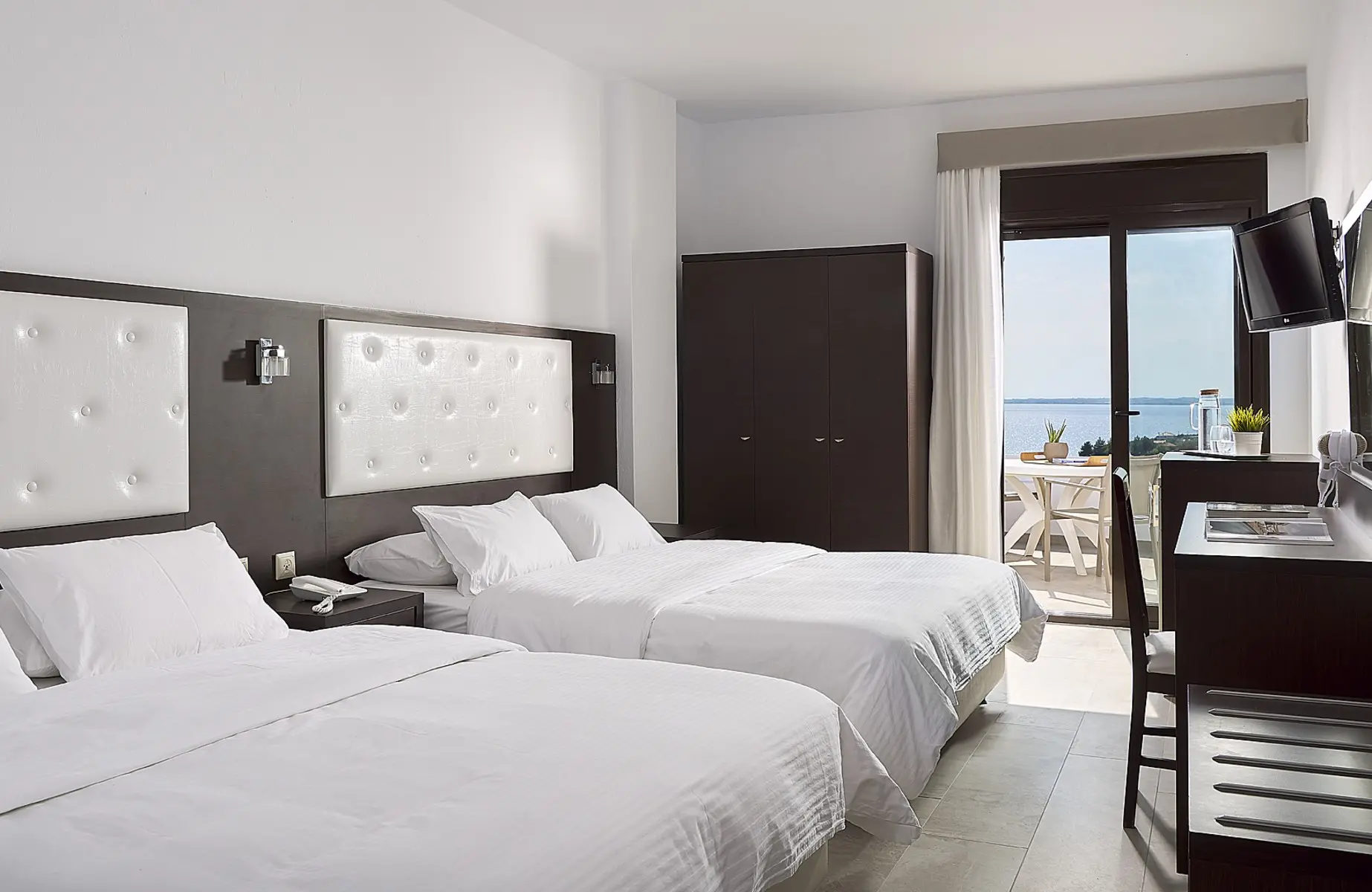 Glavas Inn — GLAVAS INN