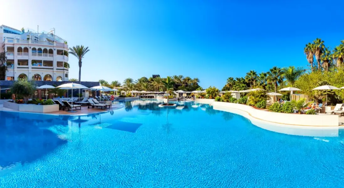 Basen w hotelu Gran Tacande Costa Adeje