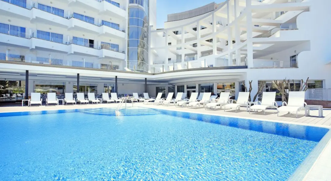 Basen w hotelu Grupotel Acapulco Playa