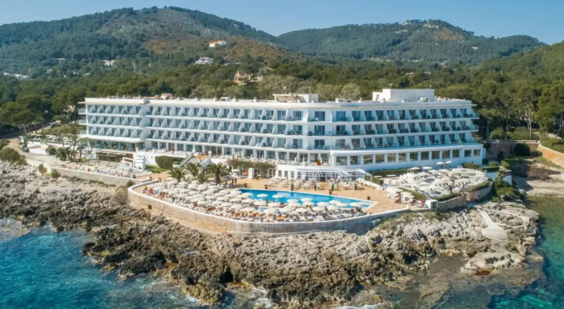 Plaża przy hotelu Grupotel Aguait Resort & Spa