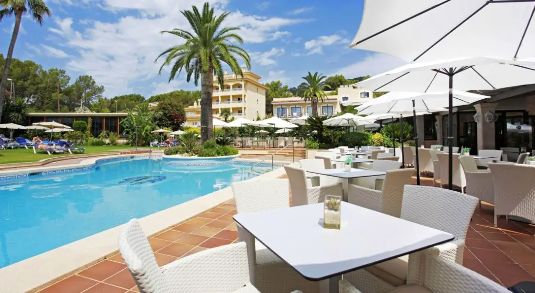 Basen w hotelu Grupotel Nilo & Spa
