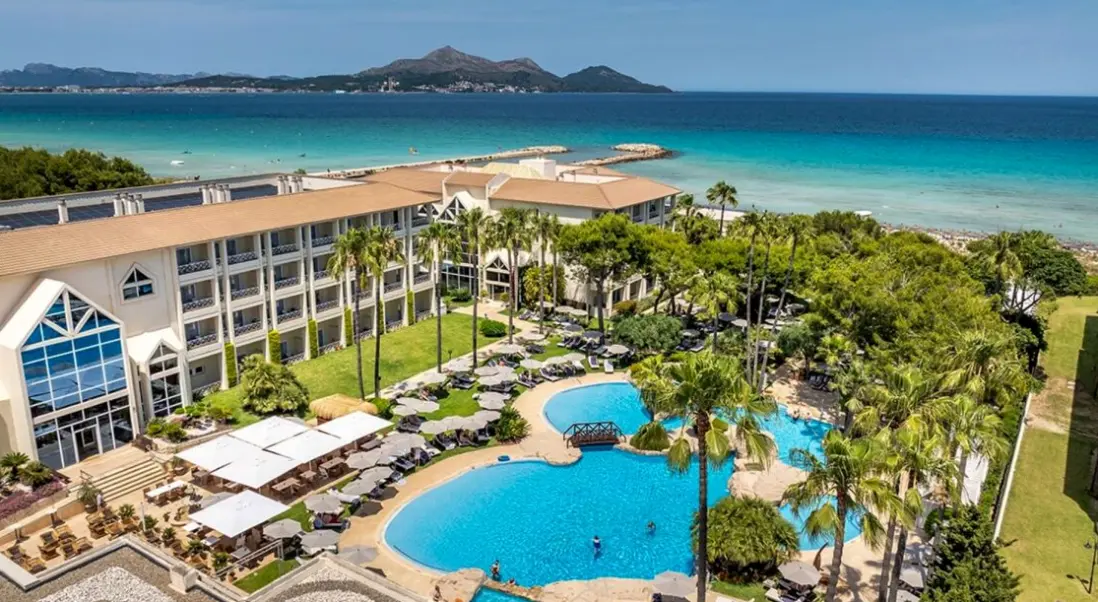 Basen w hotelu Grupotel Parc Natural & Spa