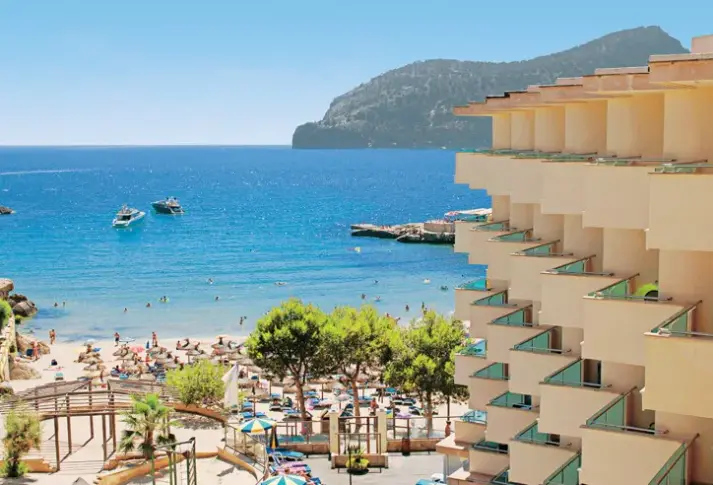 Plaża przy hotelu H10 Blue Mar