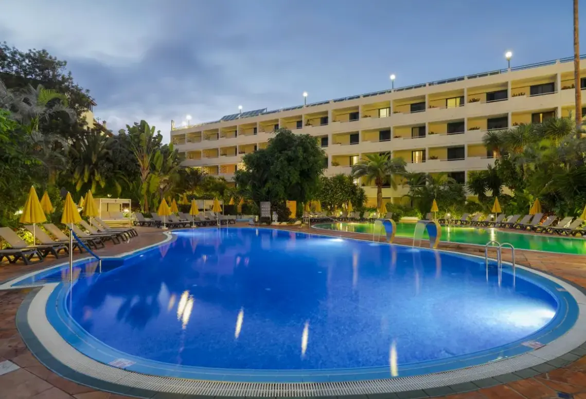 Basen w hotelu H10 Tenerife Playa